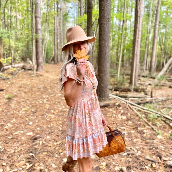 Dresses & Skirts - ⭐️SOLD⭐️GORGEOUS Boho dreamy floral dress w blush vibe🌸✨